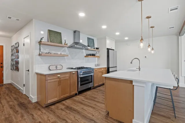 $699,000 | 2205 North Plains Avenue, Austin, TX 78757