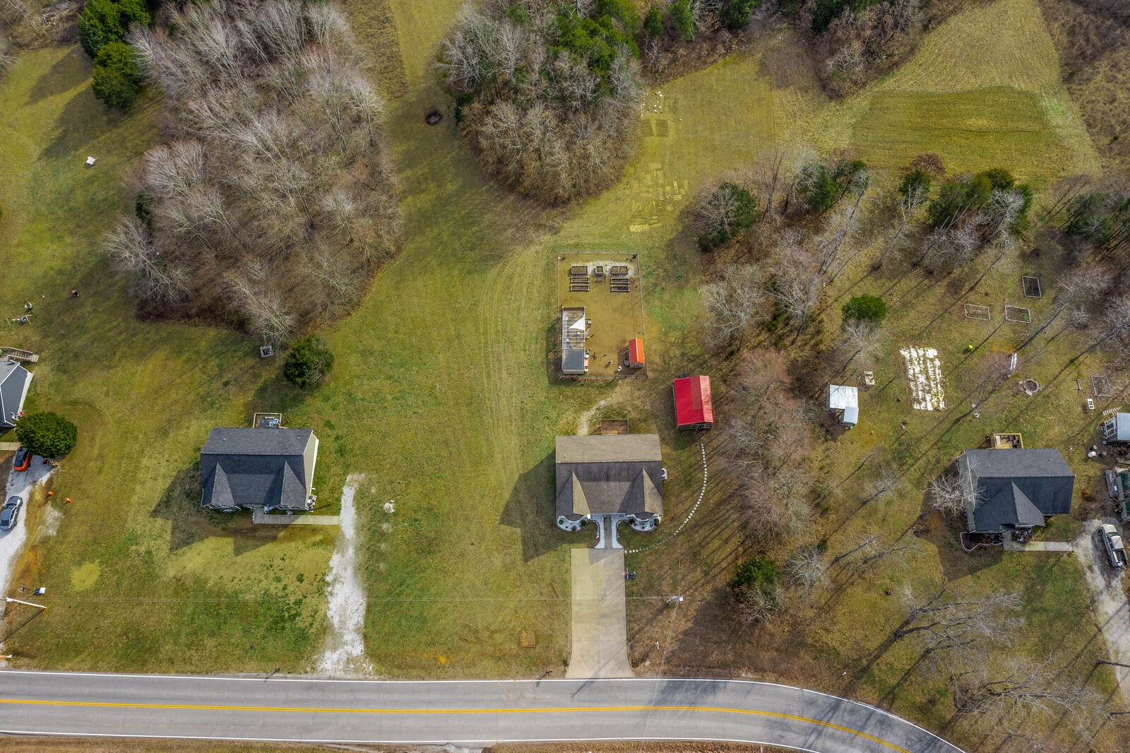 984 Hooper Road Charlotte, TN 37036 - Photo 5 of 46 Gallery Image 5