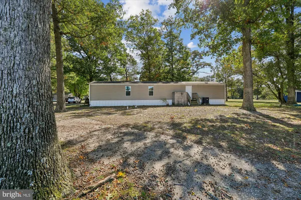 a view of a outdoor space with a house