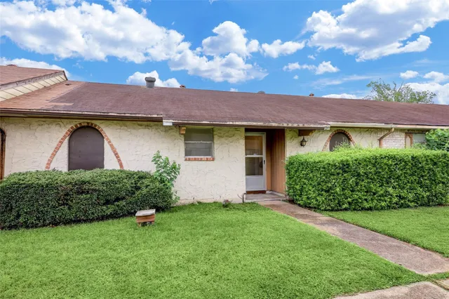 $135,000 | 15251 Buckle Lane, Unit 5251, Houston, TX 77060