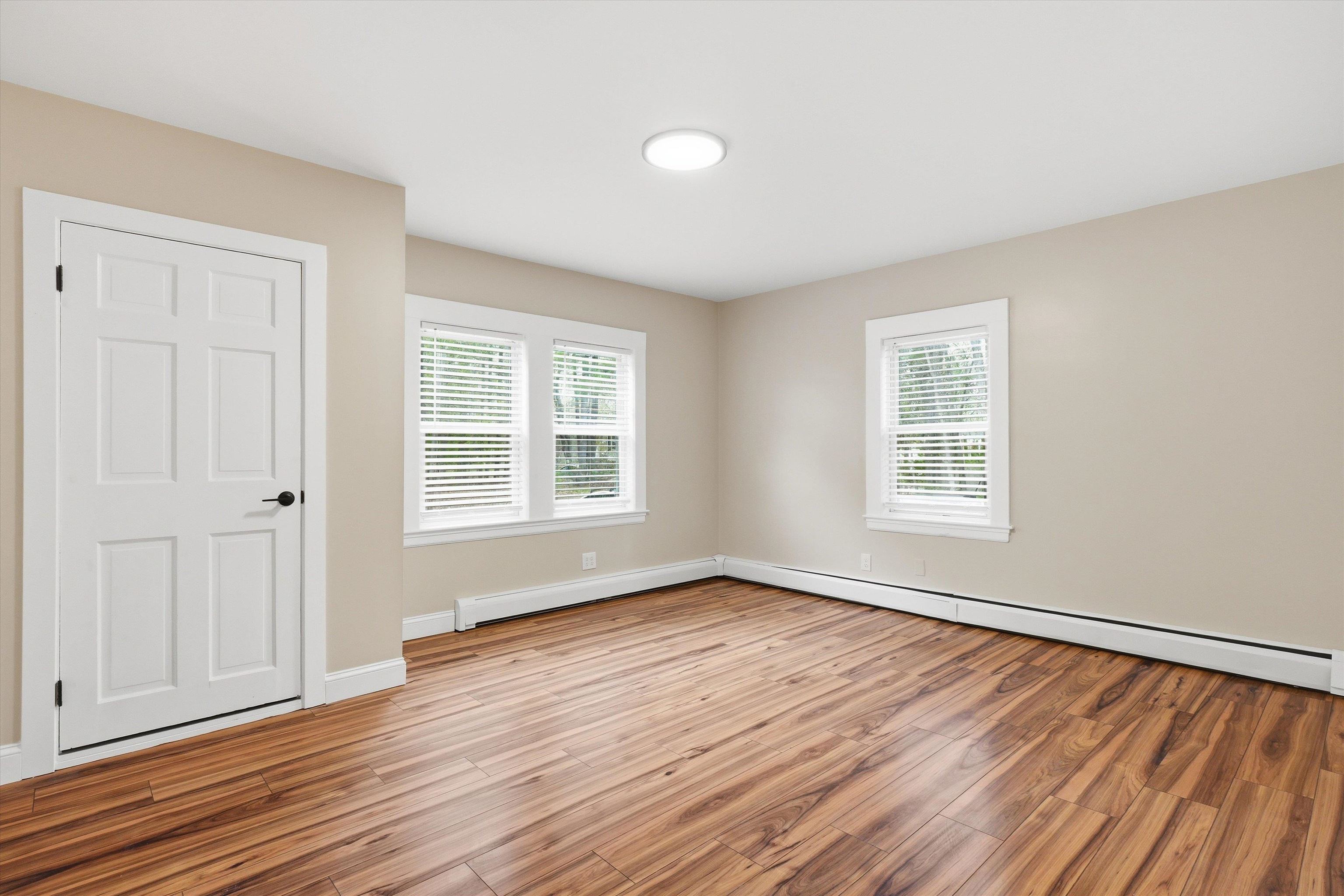 293 Lawrence Road Salem, NH 03079 - Photo 20 of 41 Gallery Image 20