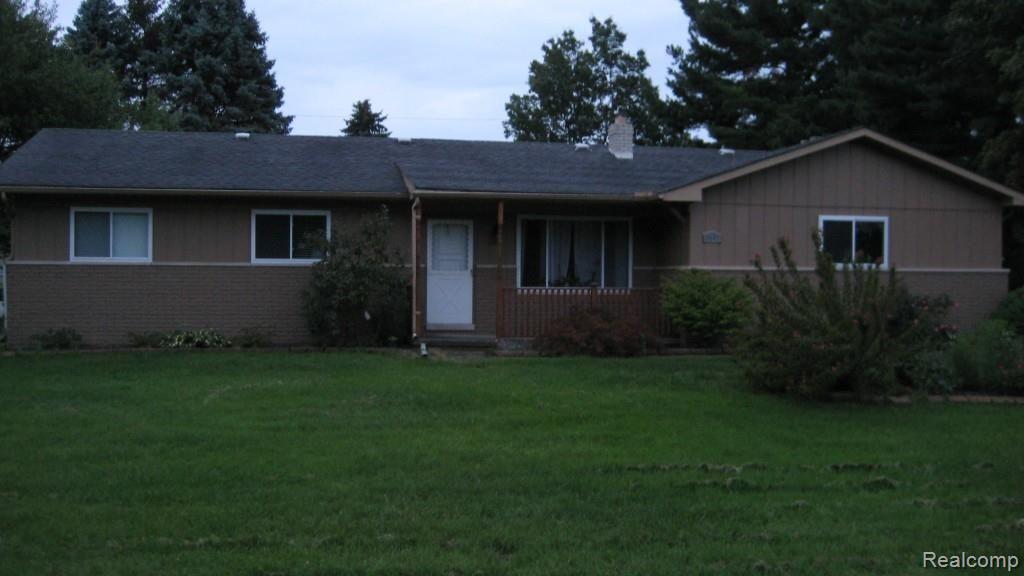 3541 East Commerce Road Commerce Township, MI 48382 - Photo 1 of 11 IMG_5045.jpg
