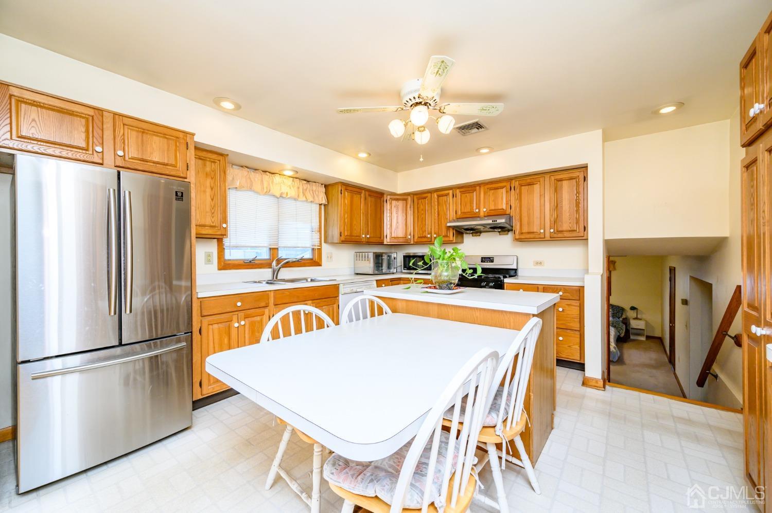 66 Rieder Road Edison, NJ 08817 - Photo 14 of 52 Gallery Image 14