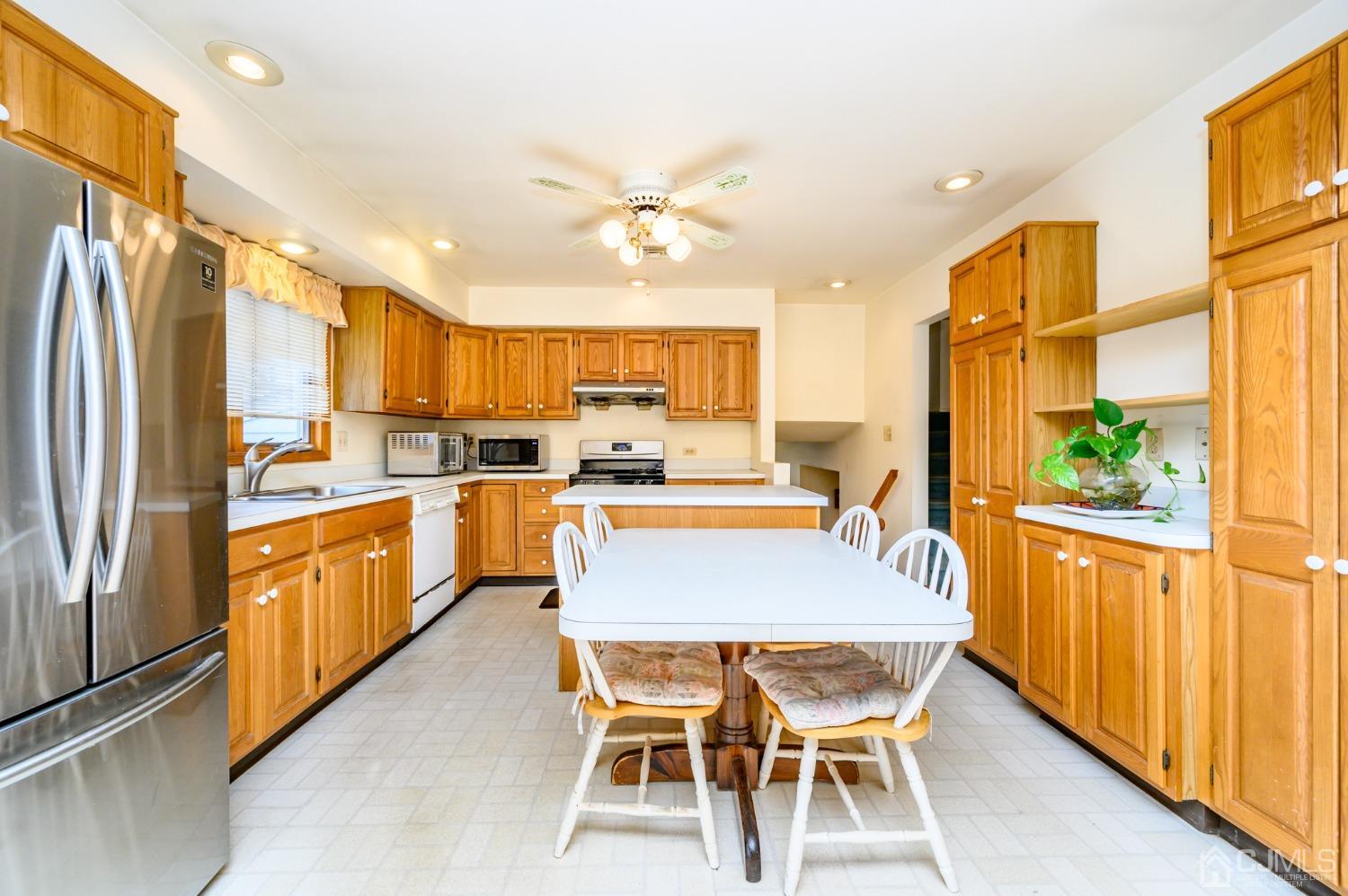 66 Rieder Road Edison, NJ 08817 - Photo 20 of 52 Gallery Image 20