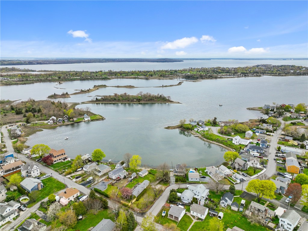 152 Riverside Street Portsmouth, RI 02871 - Photo 14 of 50