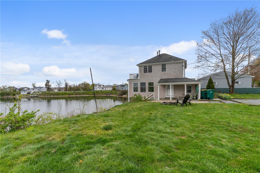 152 Riverside Street Portsmouth, RI 02871 - Photo 4 of 50