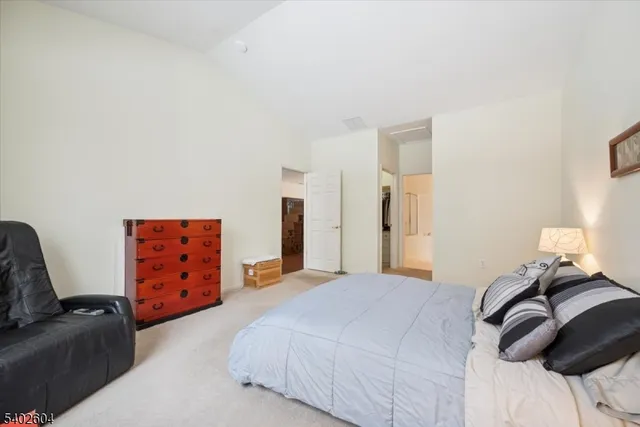 $550,000 | 17 Ebersohl Circle, Whitehouse Station, NJ 08889