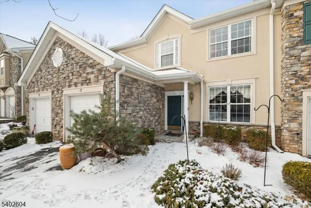 $550,000 | 17 Ebersohl Circle, Whitehouse Station, NJ 08889