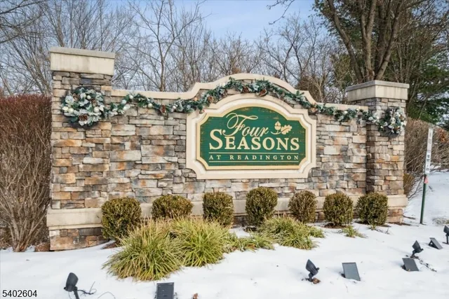 $550,000 | 17 Ebersohl Circle, Whitehouse Station, NJ 08889