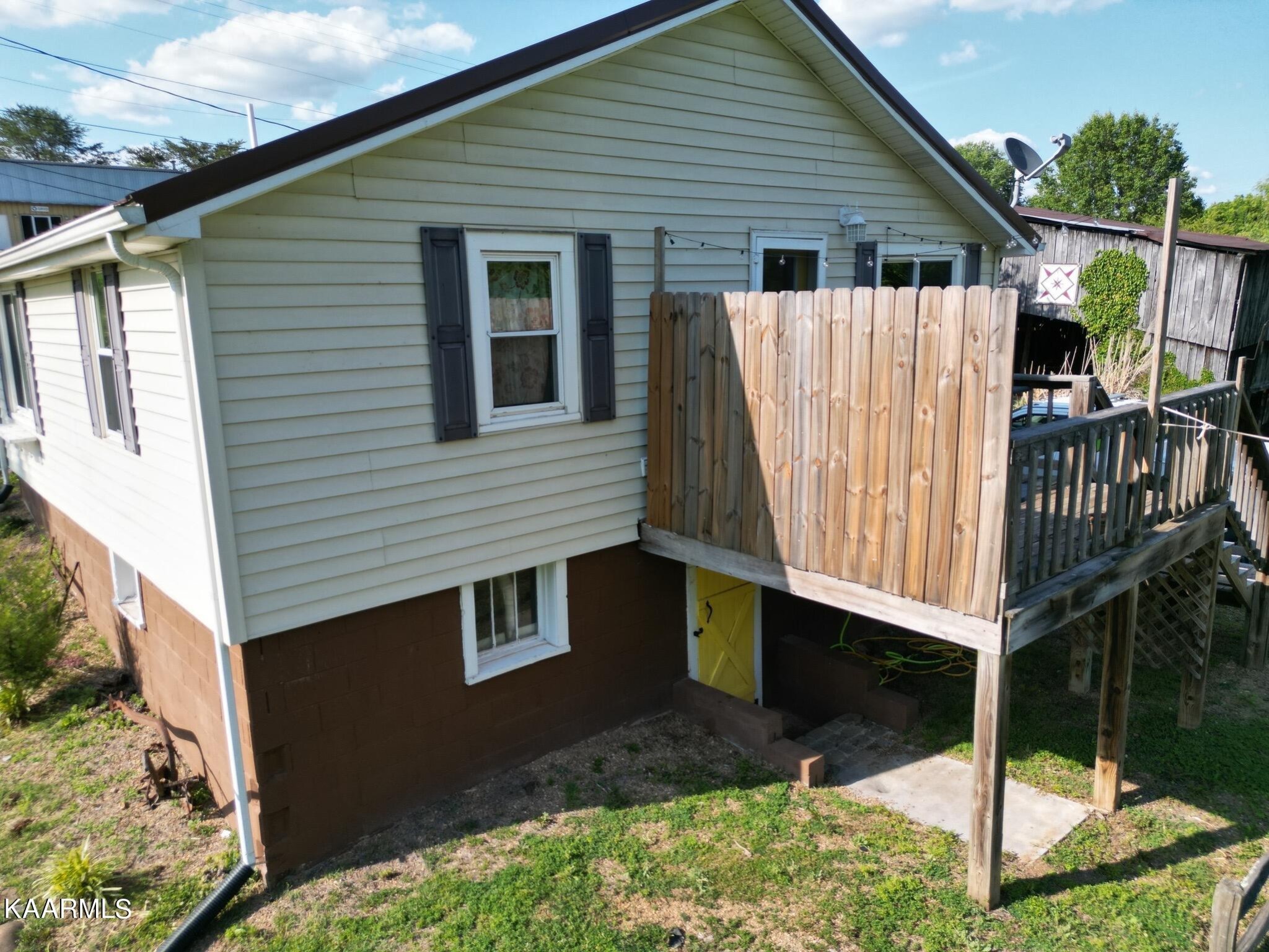 609 Bryan Road Rutledge, TN 37861 - Photo 10 of 47 a view of a house with a yard
