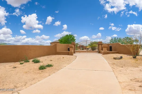 $1,850,000 | 17047 East Dixileta Drive, Rio Verde, AZ 85263
