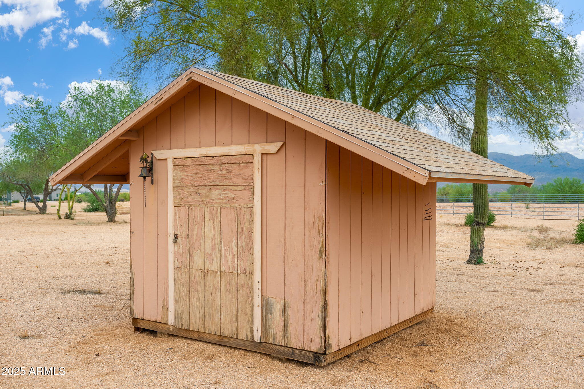 17047 East Dixileta Drive Rio Verde, AZ 85263 - Photo 80 of 115 a backyard of a house with lots of green space