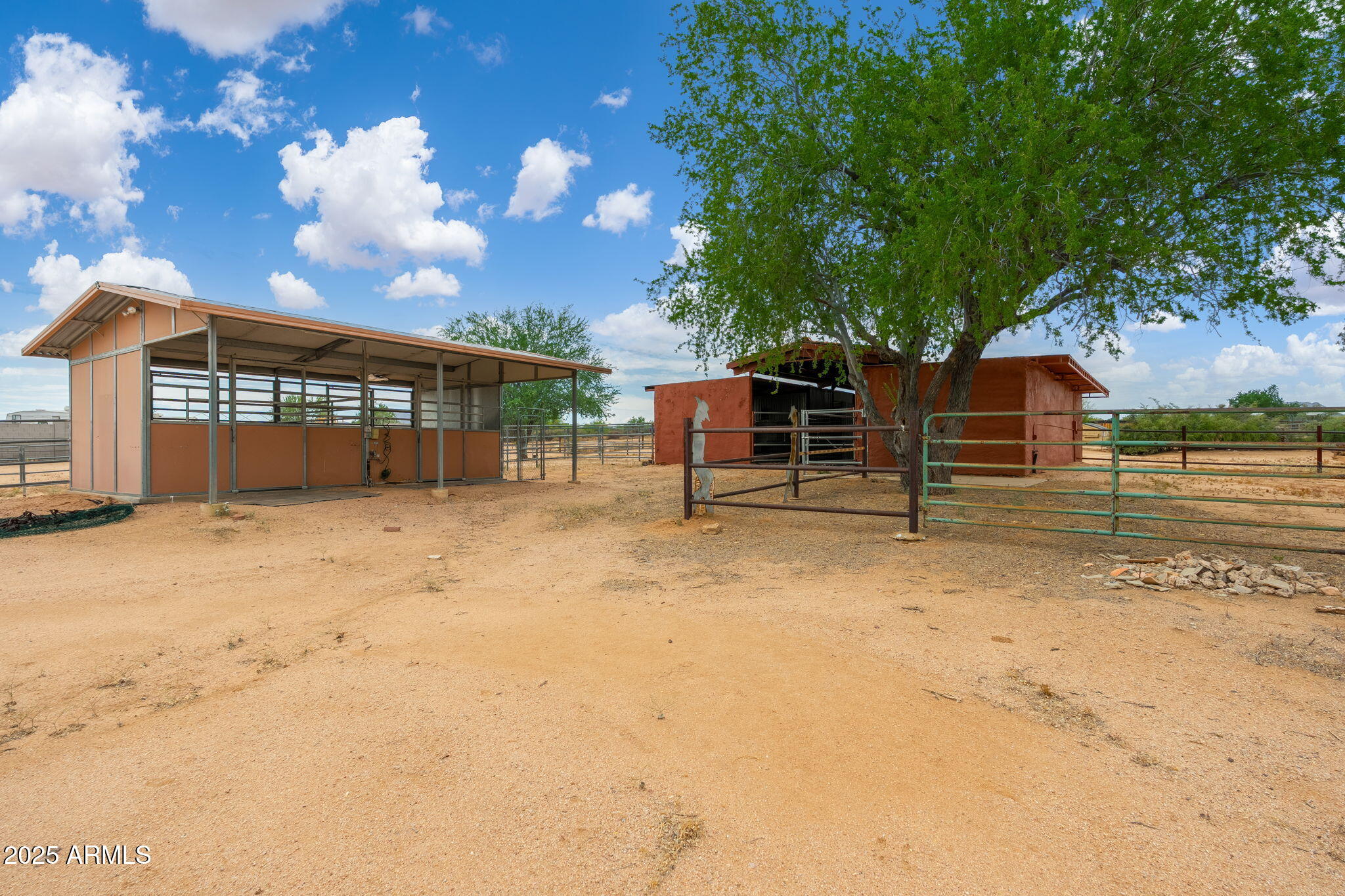 17047 East Dixileta Drive Rio Verde, AZ 85263 - Photo 82 of 115 a view of a house with a yard