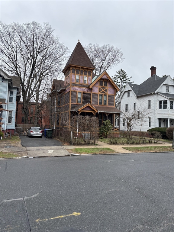 123 Buckingham Street Springfield, MA 01109 - Photo 8 of 27 Gallery Image 8