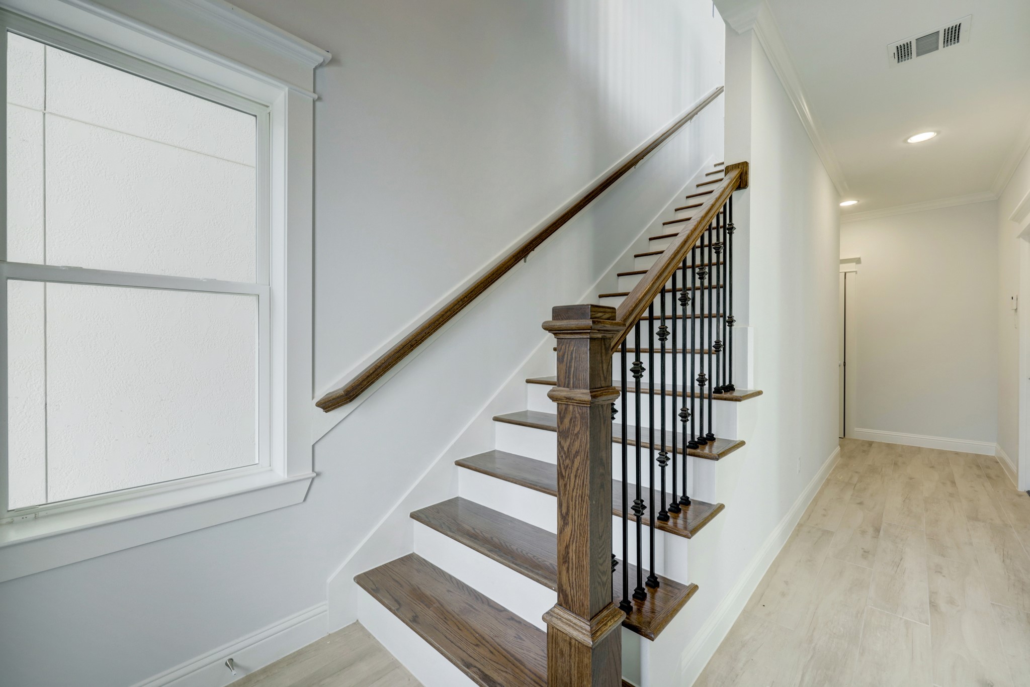 1007 East 28th Street Houston, TX 77009 - Photo 3 of 24