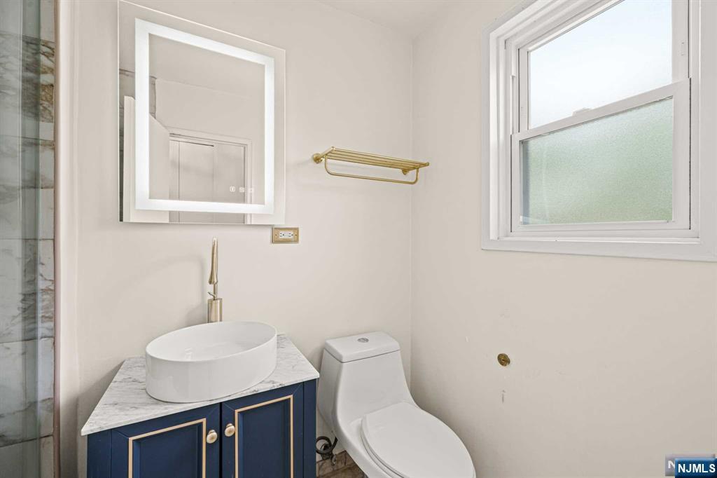 39 East 39th Street Paterson, NJ 07514 - Photo 12 of 22