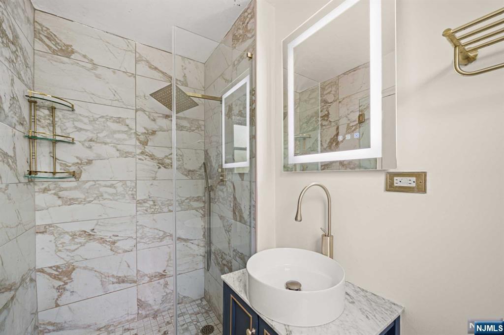 39 East 39th Street Paterson, NJ 07514 - Photo 13 of 22