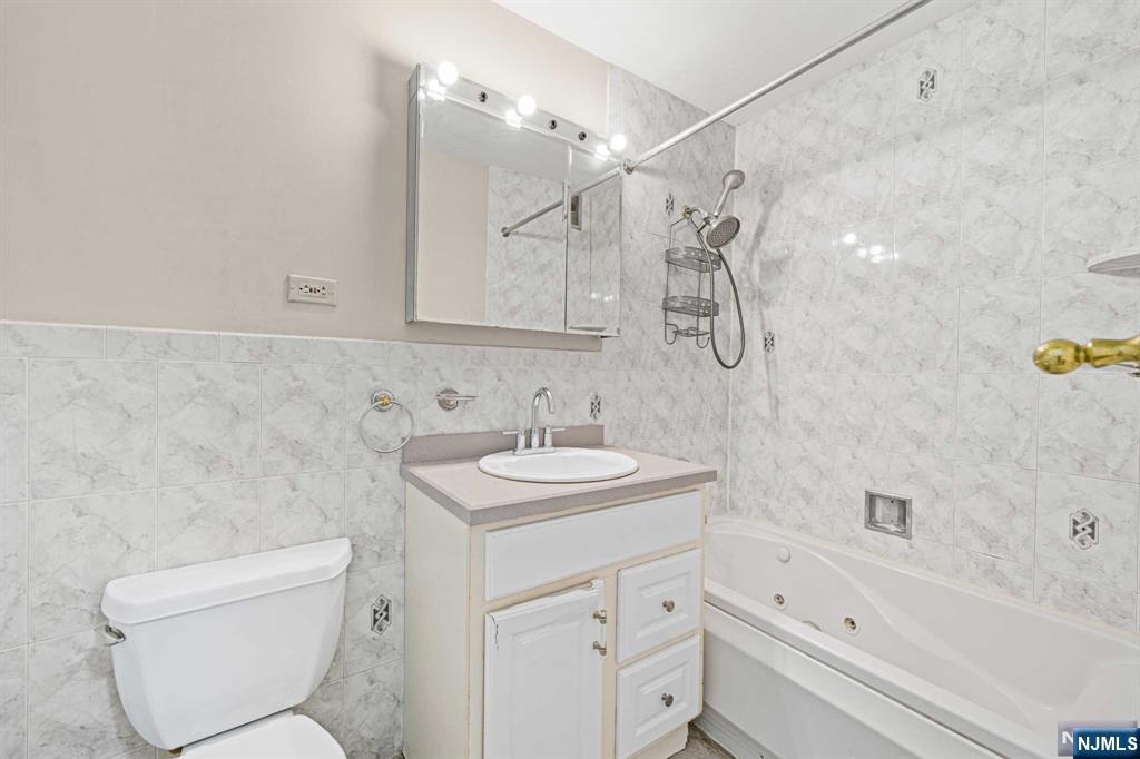 39 East 39th Street Paterson, NJ 07514 - Photo 16 of 22