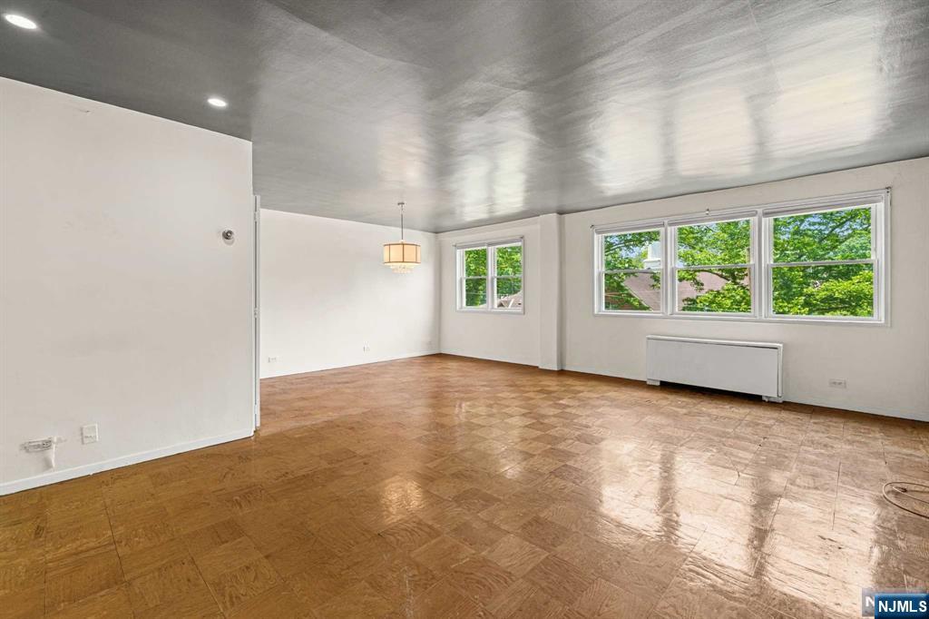 39 East 39th Street Paterson, NJ 07514 - Photo 5 of 22