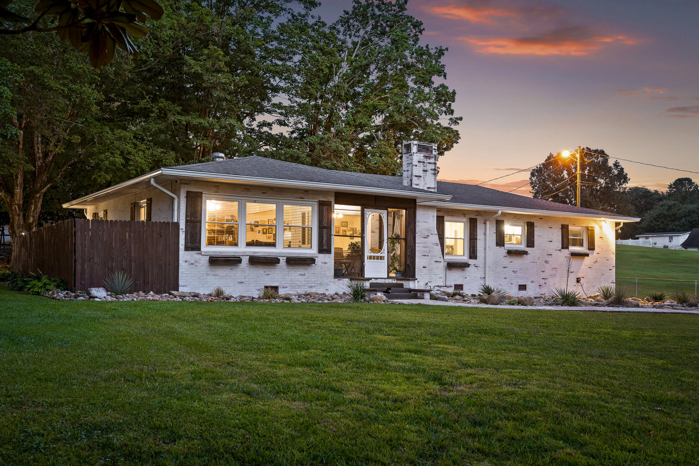 944 North Maple Whitwell, TN 37397 - Photo 2 of 90 N Maple-89