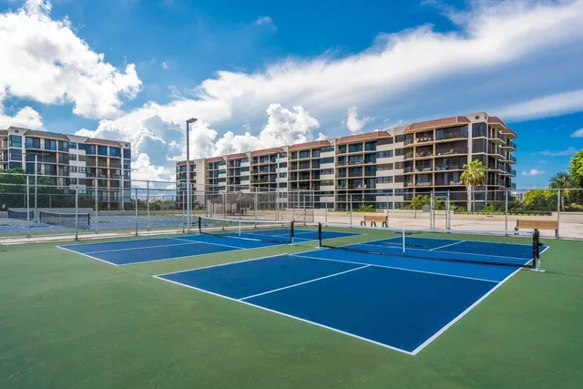 a view of a tennis court