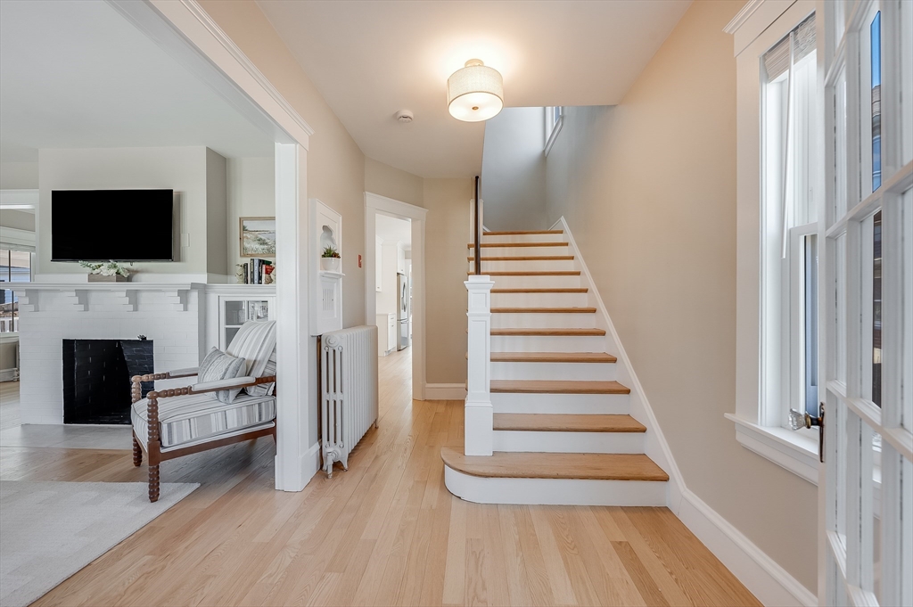 8 Riverside Avenue Gloucester, MA 01930 - Photo 2 of 32