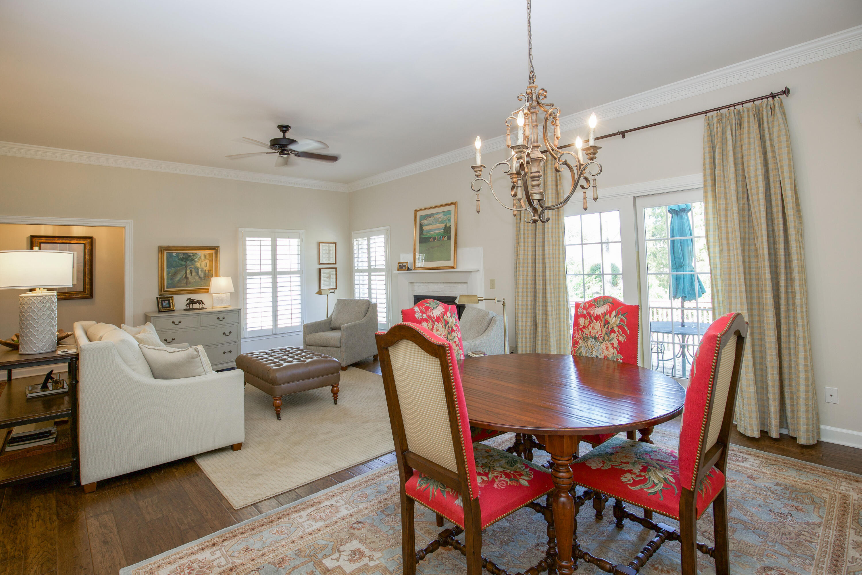 149 Winntown Road Allenhurst, GA 31301 - Photo 8 of 47 Combined living and dining rooms