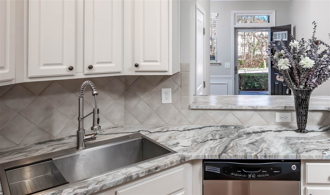 4612 Kings Garden Road Raleigh, NC 27612 - Photo 7 of 30 Kitchen