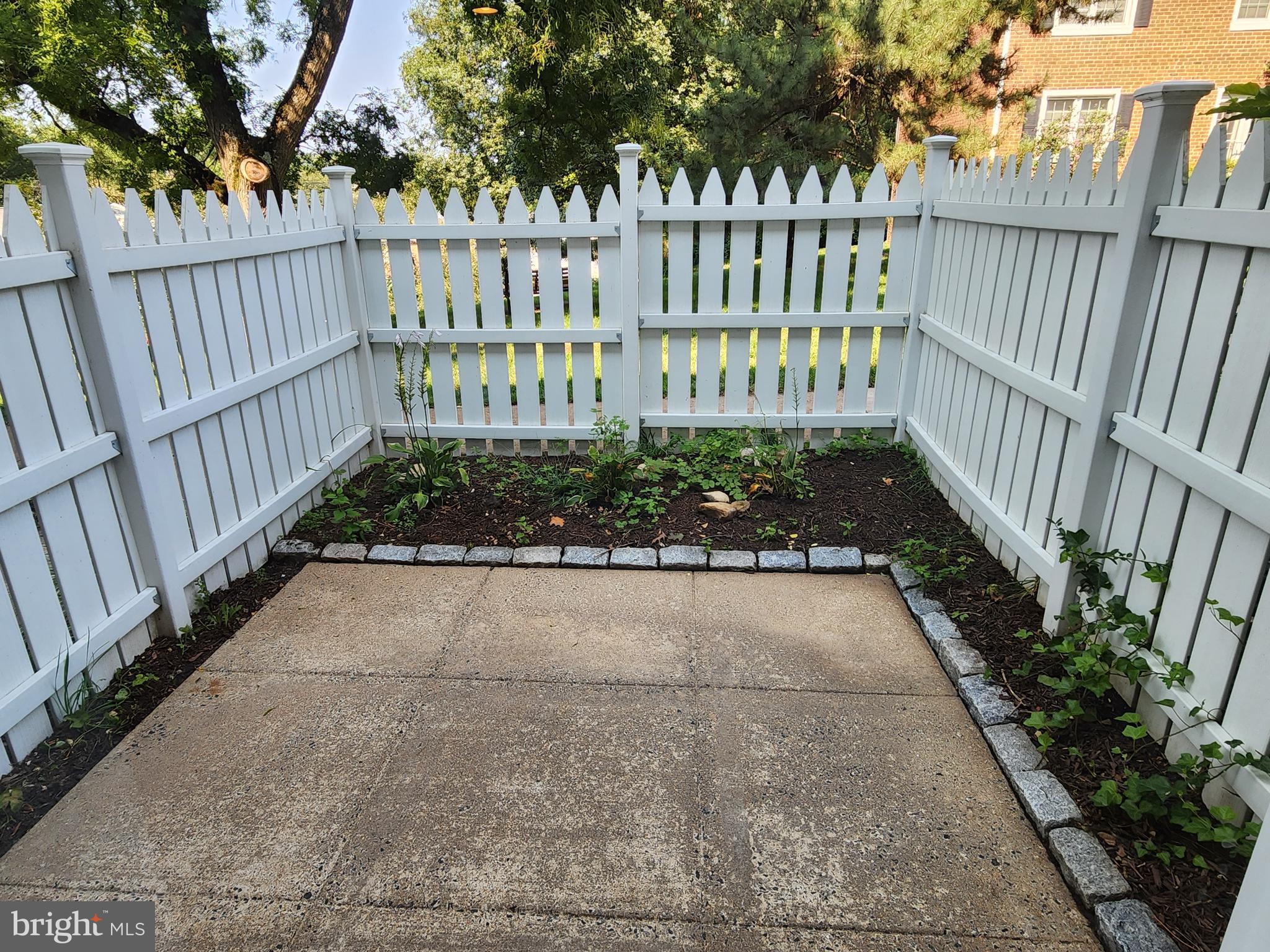 4635 28th Road South, Unit A Arlington, VA 22206 - Photo 20 of 23 Outdoor private patio. Just needs a grill!