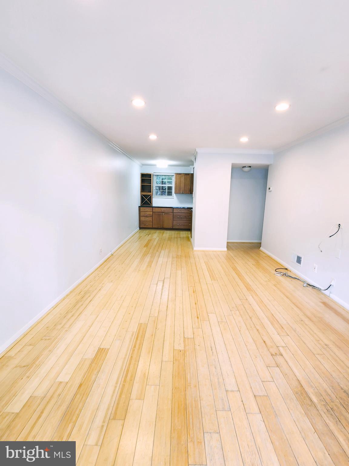 4635 28th Road South, Unit A Arlington, VA 22206 - Photo 4 of 23 Spacious living room next to kitchen.