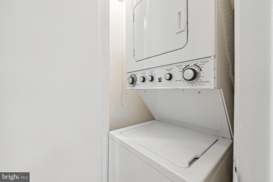 4635 28th Road South, Unit A Arlington, VA 22206 - Photo 8 of 23 In-unit washer and dryer.
