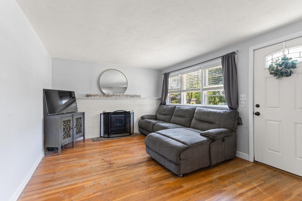 52 Parramatta Road Beverly, MA 01915 - Photo 11 of 33 Gallery Image 11