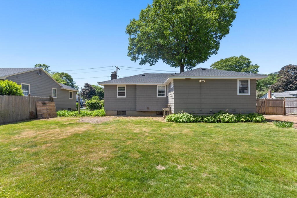 52 Parramatta Road Beverly, MA 01915 - Photo 4 of 33 Gallery Image 4