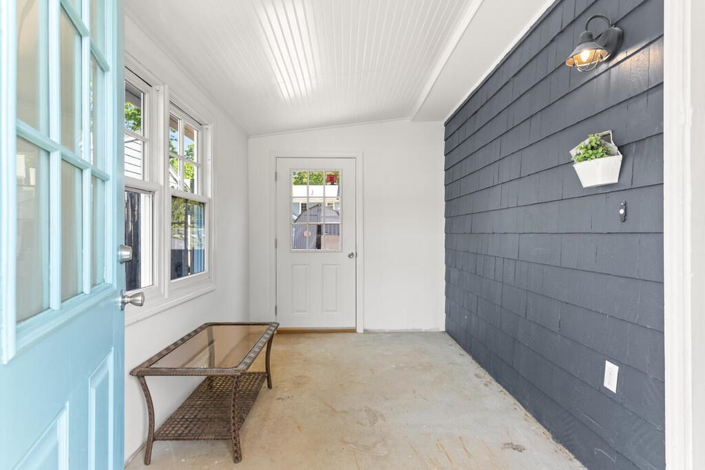 52 Parramatta Road Beverly, MA 01915 - Photo 5 of 33 Gallery Image 5