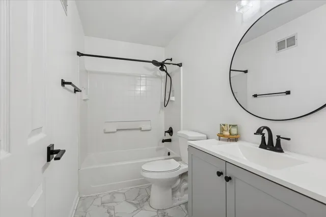 $250,000 | 780 Symphony Drive, Unit 780, Aurora, IL 60504