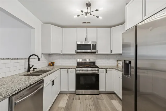 $250,000 | 780 Symphony Drive, Unit 780, Aurora, IL 60504