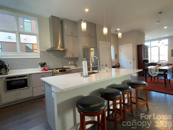 $3,495 | 2 Bauhaus Ct. Court, Asheville, NC 28801