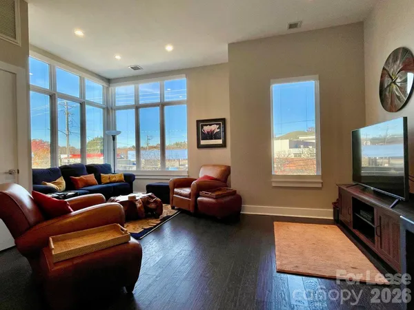 $3,495 | 2 Bauhaus Ct. Court, Asheville, NC 28801