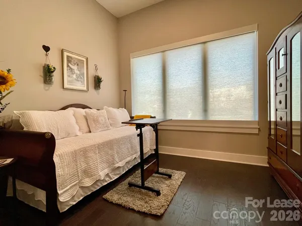 $3,495 | 2 Bauhaus Ct. Court, Asheville, NC 28801