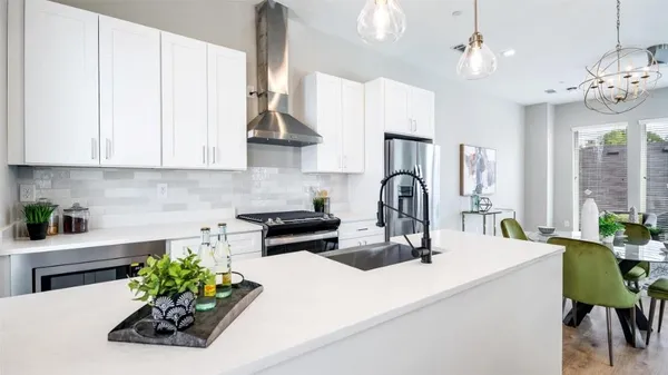 $3,400 | 2030 North Prairie Avenue, Unit 105, Dallas, TX 75204