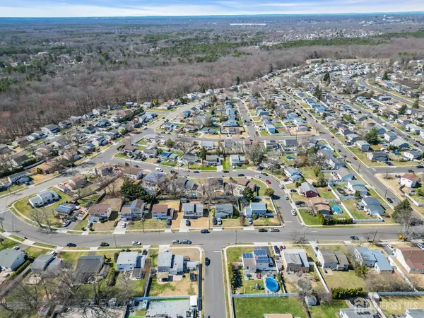 $720,000 | 11 Glen Avenue, Old Bridge, NJ 08857