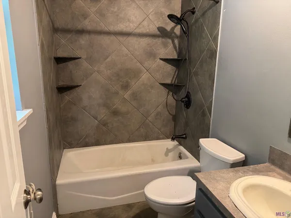 $209,900 | 26806 Pen Drive, Walker, LA 70785