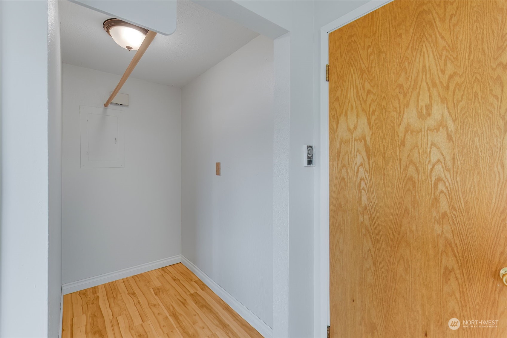 805 8th Avenue Longview, WA 98632 - Photo 17 of 32 a view of a room with wooden floor and a window