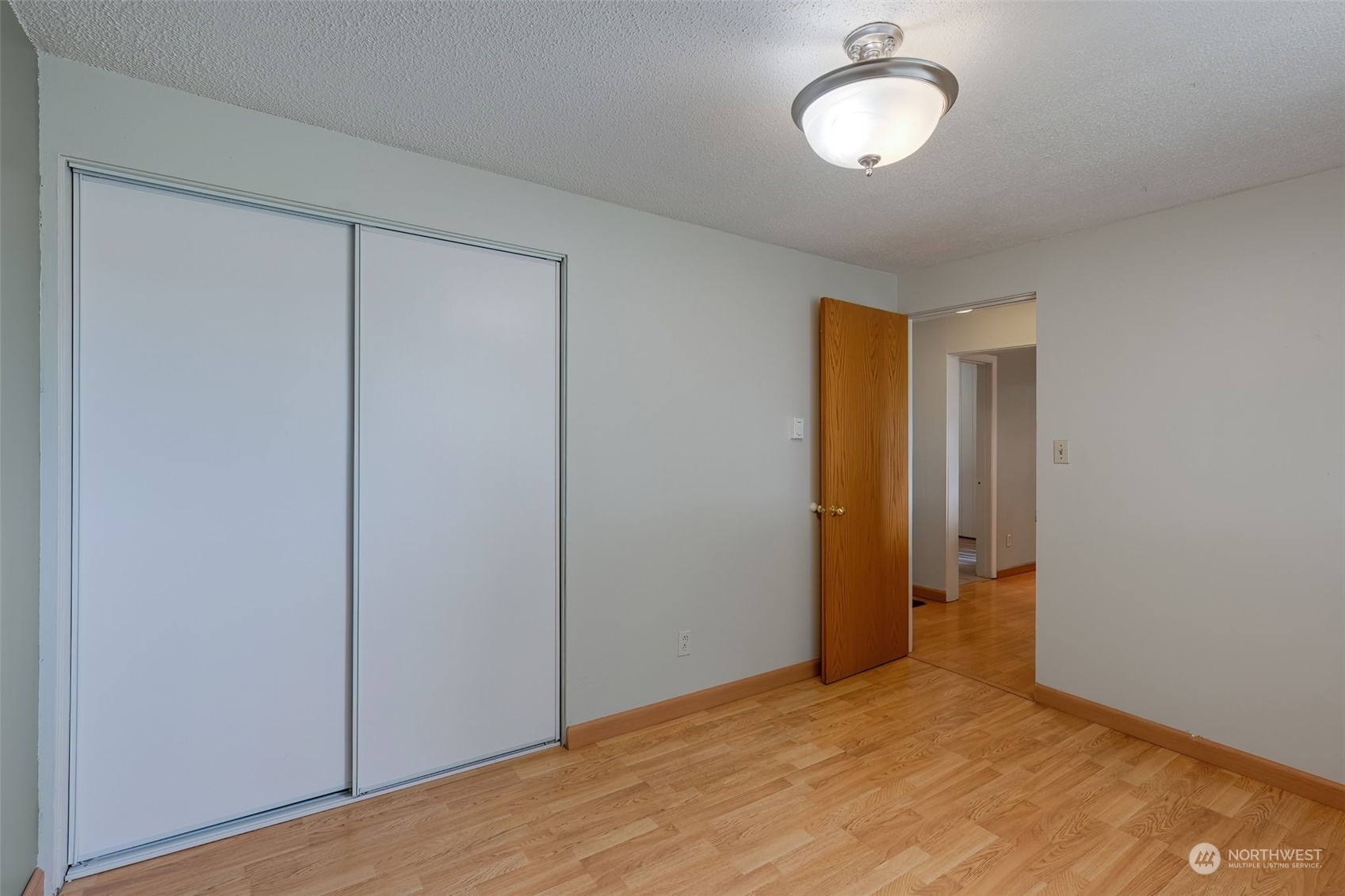 805 8th Avenue Longview, WA 98632 - Photo 20 of 32 a view of empty room with a fan