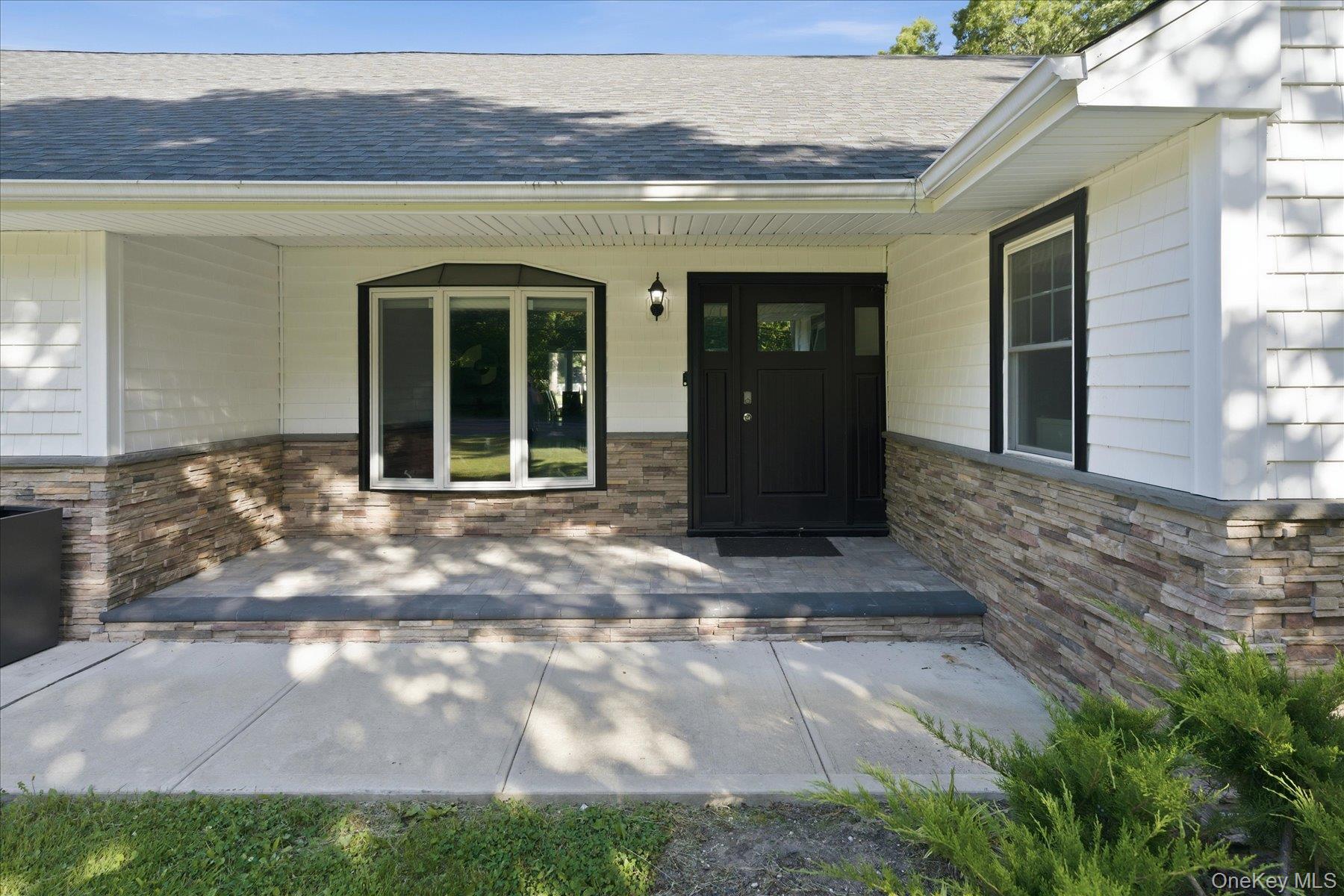 174 Warner Road Huntington, NY 11743 - Photo 4 of 46