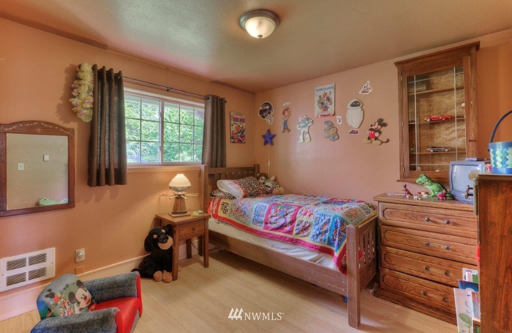 16123 Southeast Petrovitsky Road Renton, WA 98058 - Photo 11 of 18 Gallery Image 11