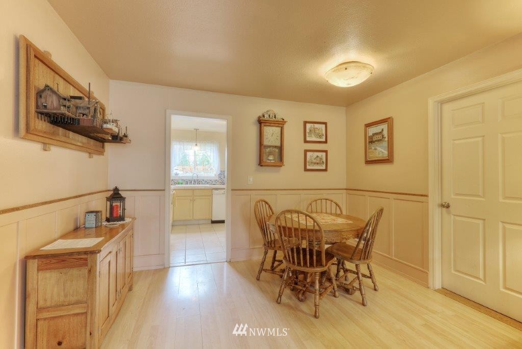 16123 Southeast Petrovitsky Road Renton, WA 98058 - Photo 4 of 18 Gallery Image 4