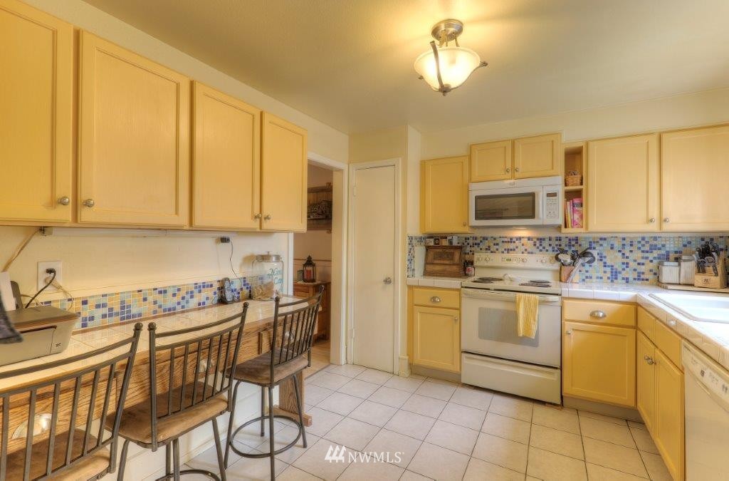 16123 Southeast Petrovitsky Road Renton, WA 98058 - Photo 7 of 18 Gallery Image 7