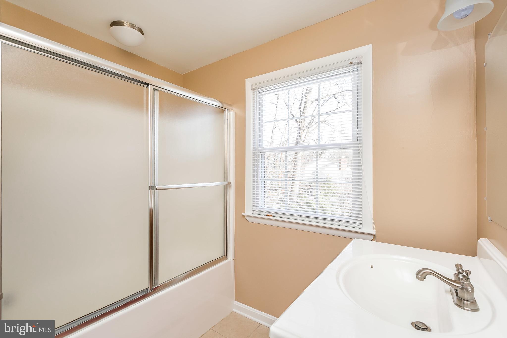 213 Rickswood Road Lutherville-Timonium, MD 21093 - Photo 21 of 28 Hall Bath
