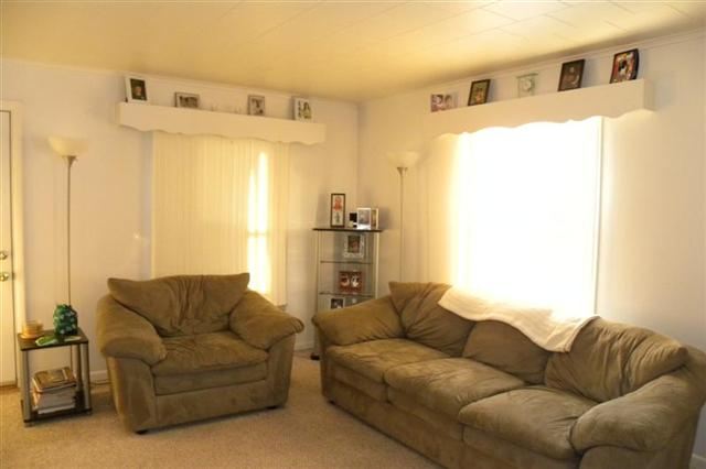 4803 North State Road Owosso, MI 48867 - Photo 6 of 21 Living Room